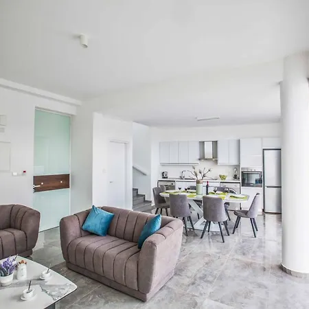 Villa Olivine 24 *